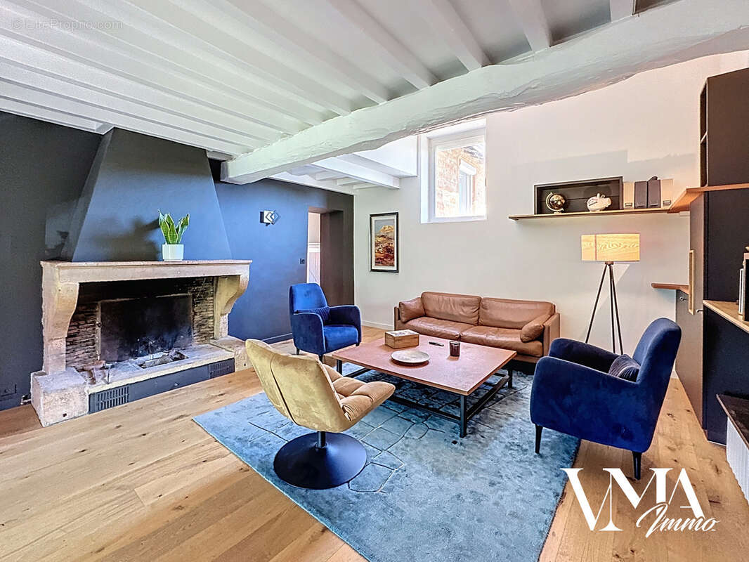 Maison à CHAZAY-D&#039;AZERGUES