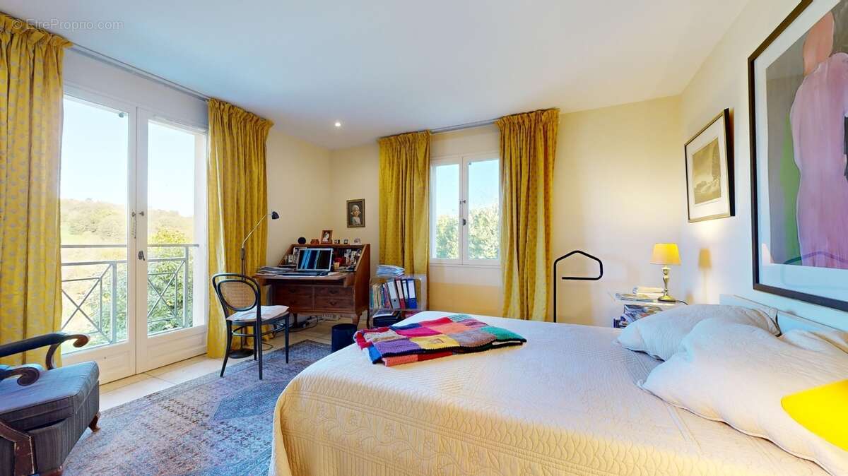 Grande-maison-secteur-calme--11192024_154622.jpg - Maison à SAINT-GERMAIN-DE-BELVES