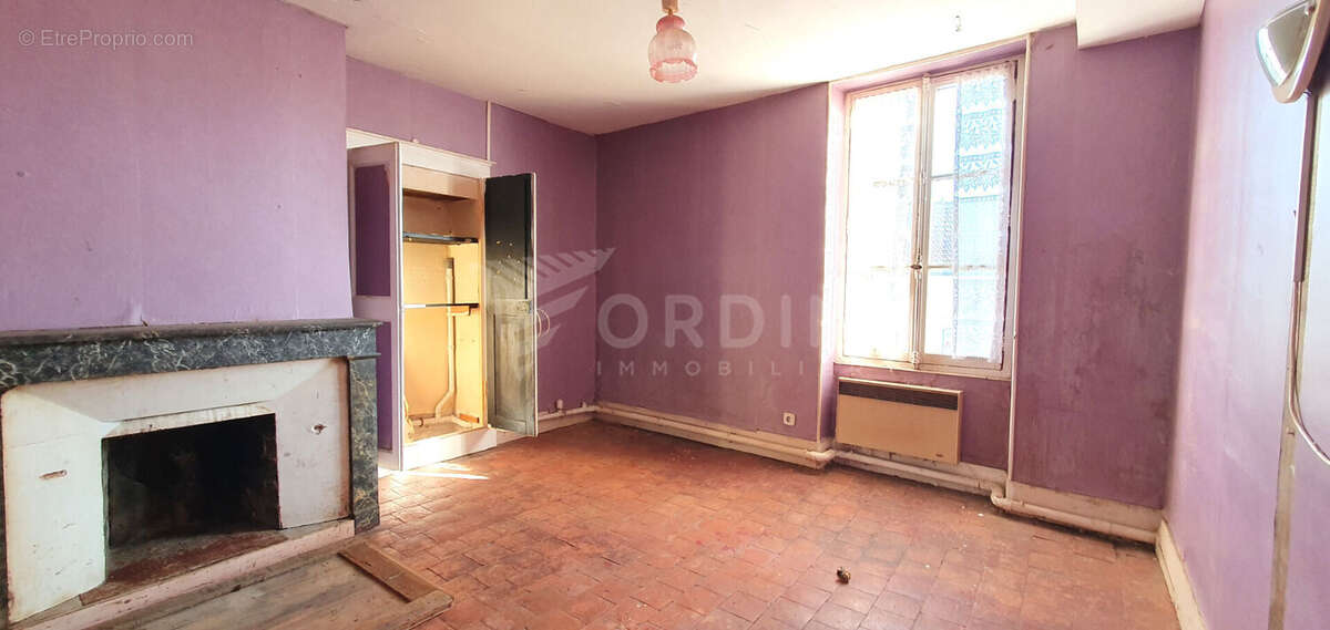 Léré  (18240)  Maison avec deux  appartements - 5 pièces - 3 chambres - Terrain 245 m². - photo 3