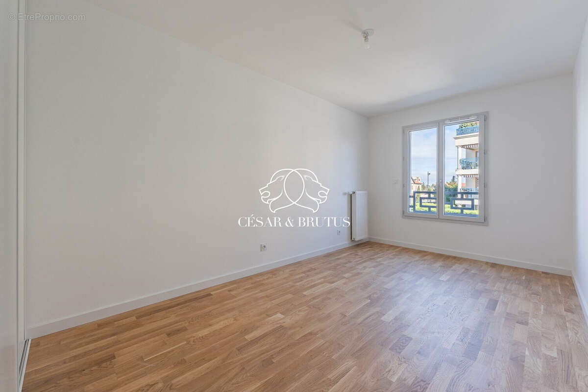 Appartement à MEYZIEU