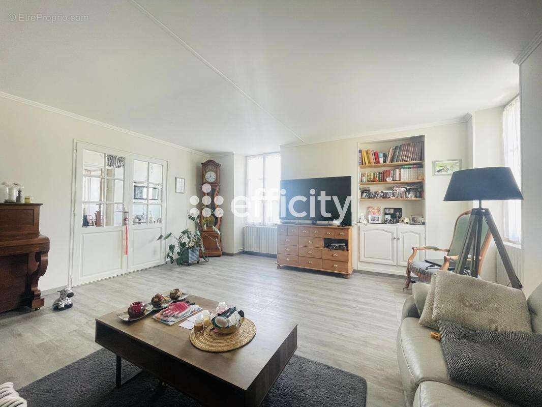 Maison 157 m² à Saint-Germain-De-La-Coudre  - photo 3