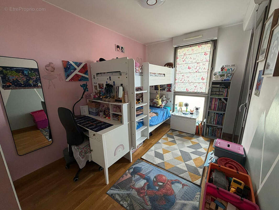 Appartement à NANTERRE