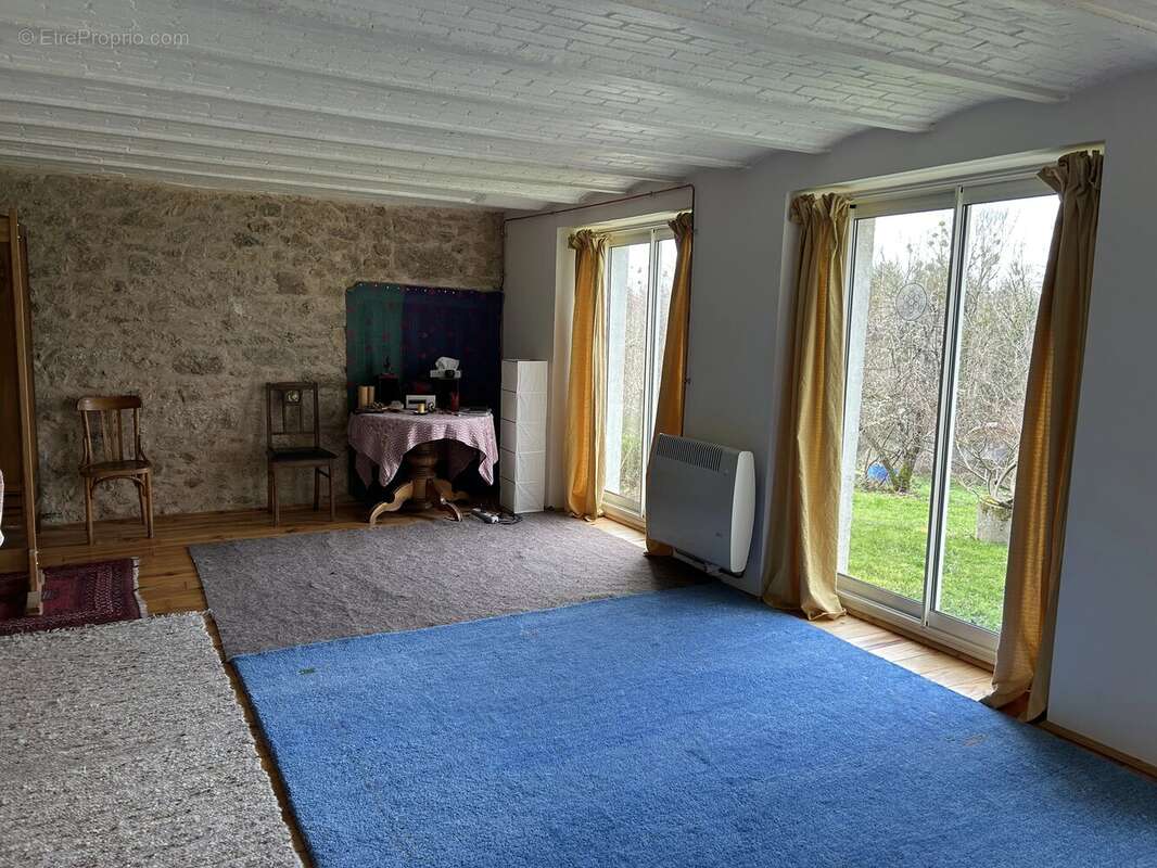 Maison à CHATELUS-MALVALEIX