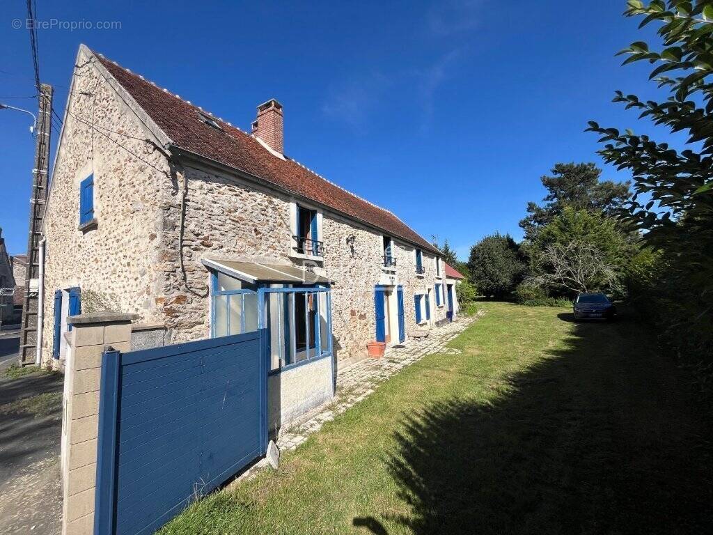 Maison à CHEVRU