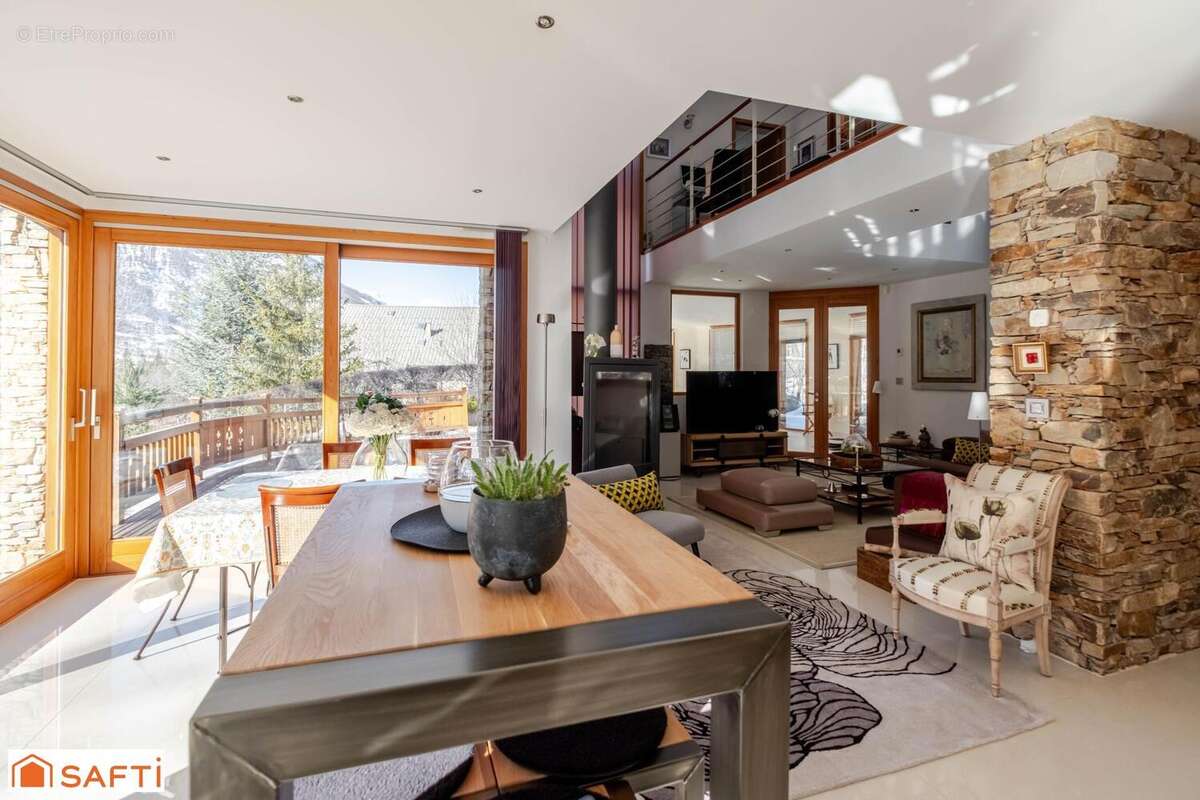 Photo 5 - Maison à LA SALLE-LES-ALPES