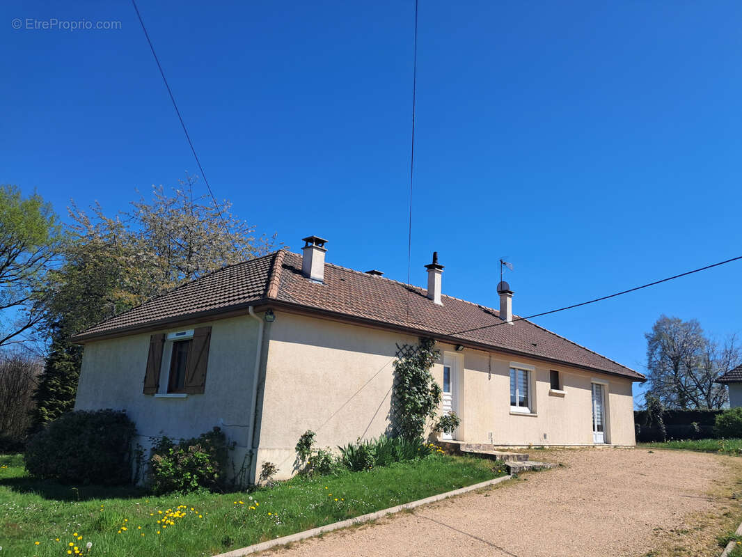 Maison à ESPARTIGNAC