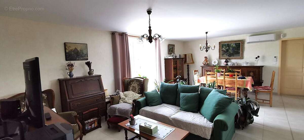 Maison à AUBIE-ET-ESPESSAS