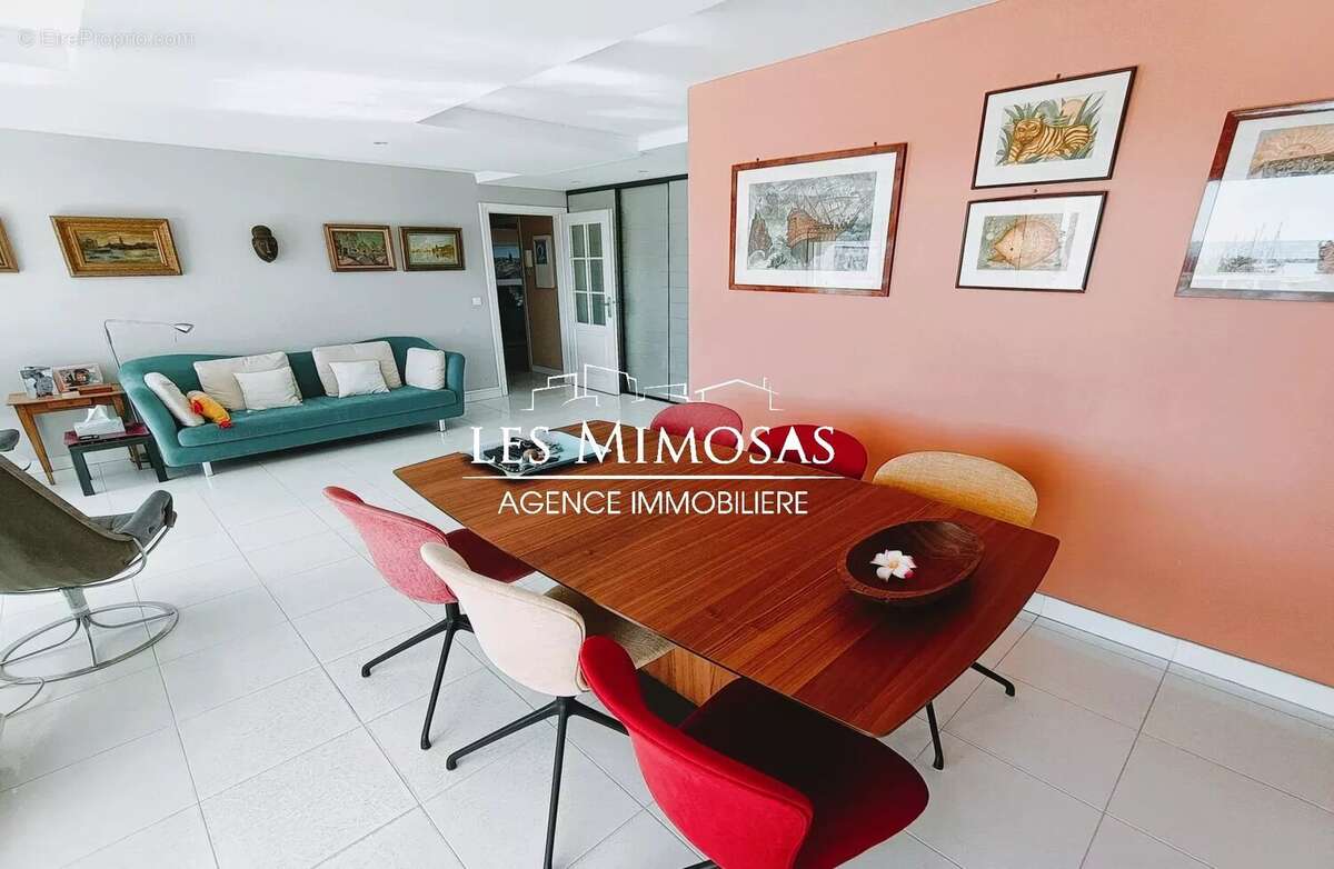 PORT-FREJUS, Appartement 4 pièces de 108m² avec très grand garage et cave - photo 3