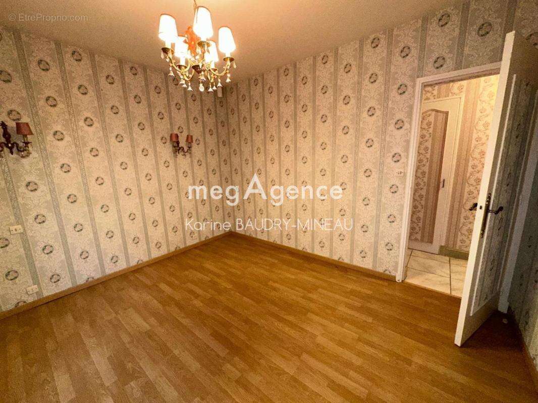 Maison à VOUNEUIL-SUR-VIENNE