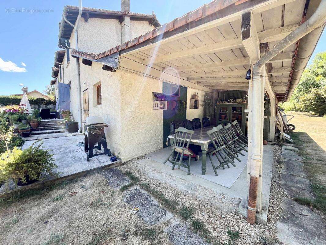 Maison à AVAILLES-LIMOUZINE