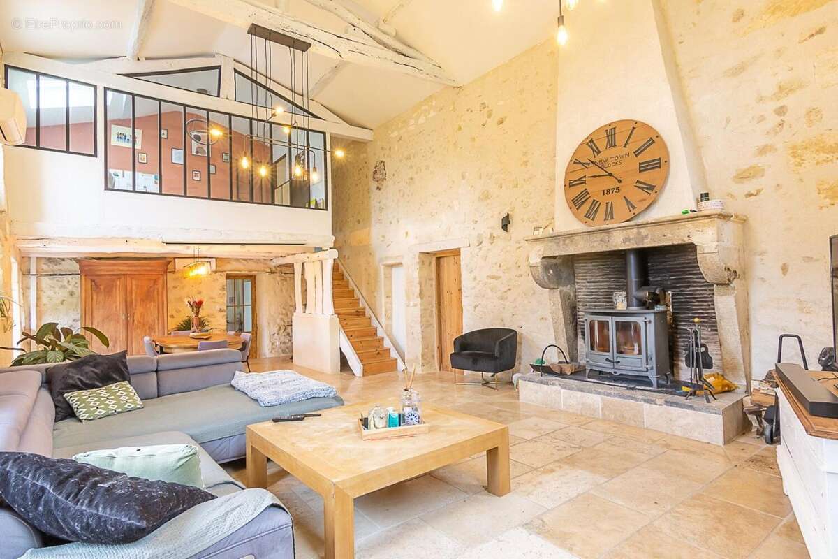 Photo 2 - Maison à VILLEGOUGE