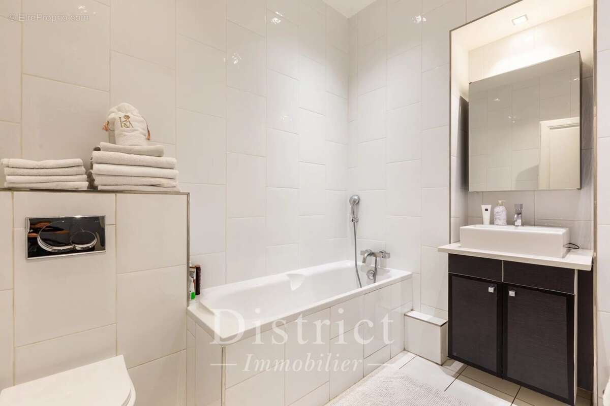 Appartement à PARIS-8E