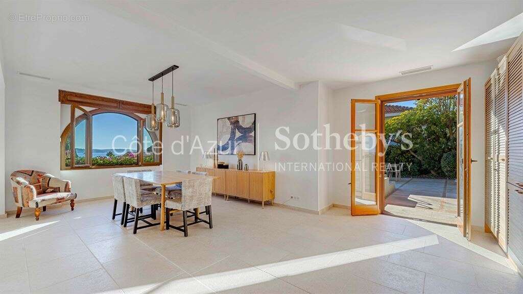 Villa Art Déco rénovée avec vue mer, à 300 m des plages, Sainte-Maxime, Golfe de Saint-Tropez - photo 3