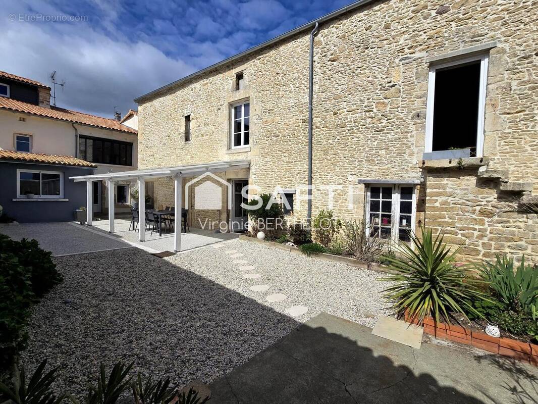 Photo 1 - Maison à PAMPLIE