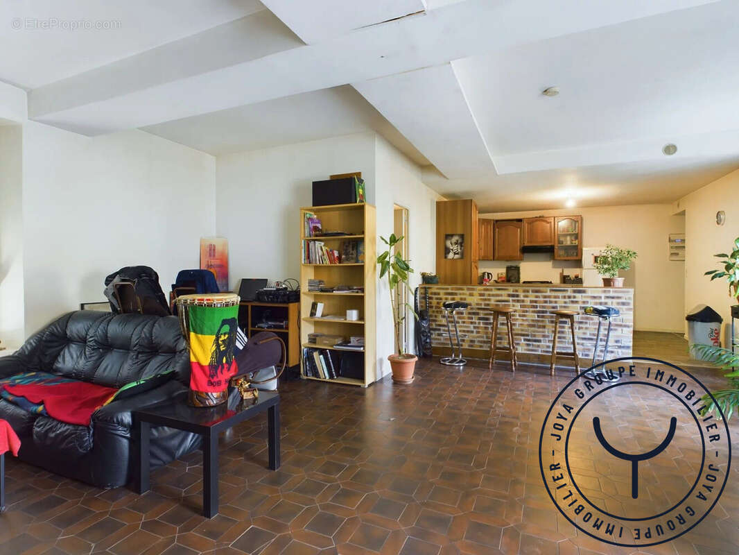 Appartement à SAINT-JUST-SAUVAGE