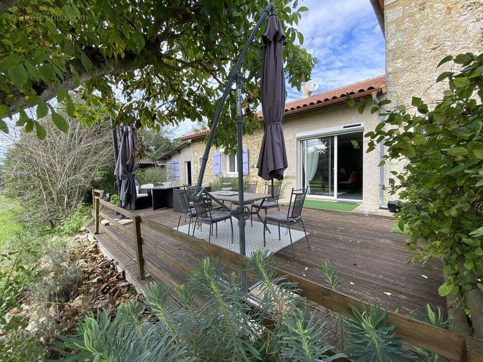 Maison à GONDRIN