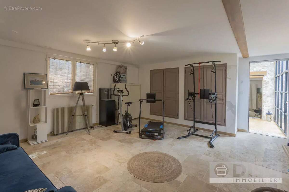 Spacieuse maison en pierre sur les hauteurs de Saint-Antonin-Noble-Val - photo 9