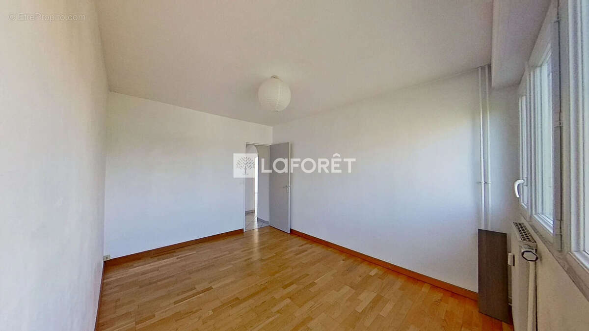 Appartement à LYON-8E