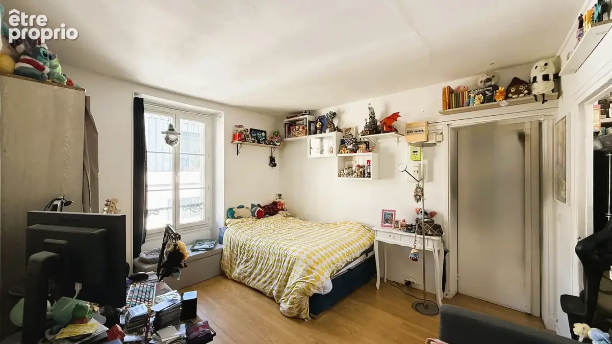 Studio lumineux et calme   faibles charges -dernier etage-traversant- exposition est-ouest - photo 2