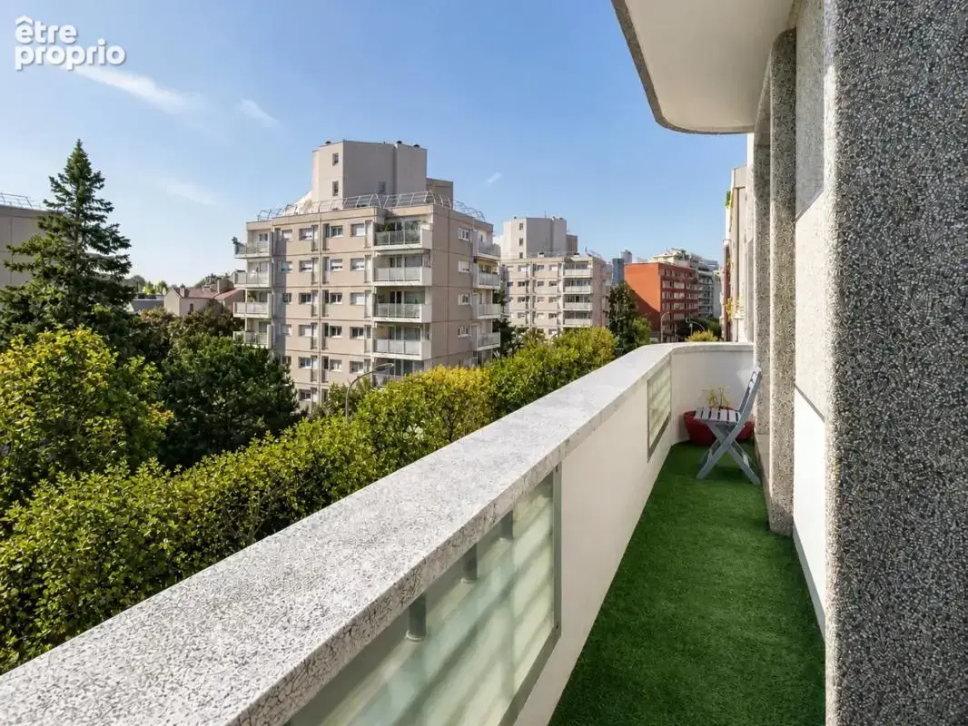 Courbevoie – Bécon-les-Bruyères – 4 pièces de 105 m² avec balcon filant, box et cave - photo 12