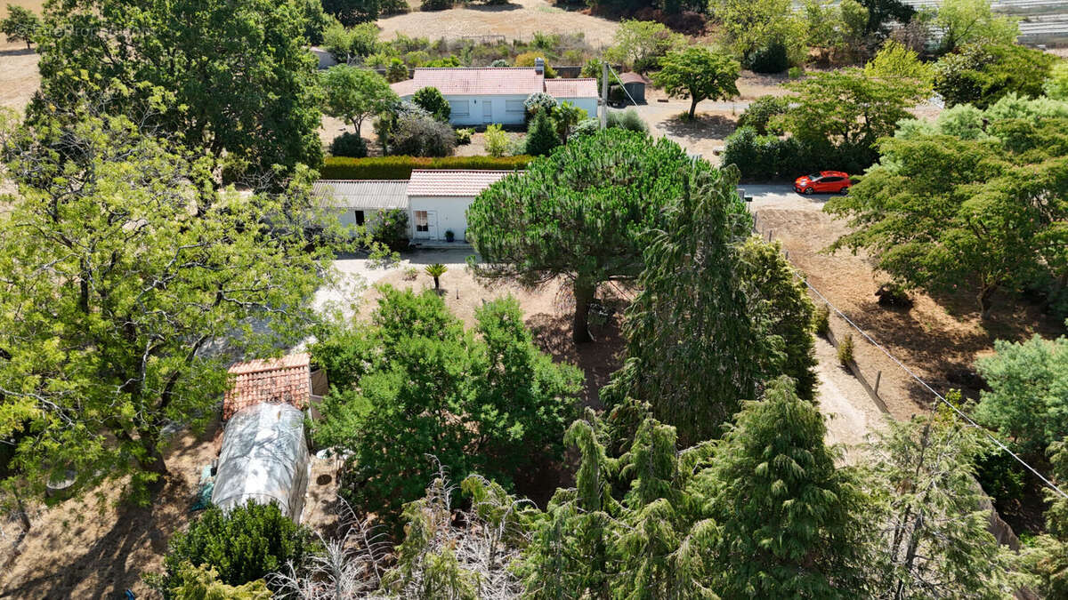Maison challans proche hyper u environnement incroyable ! - photo 8