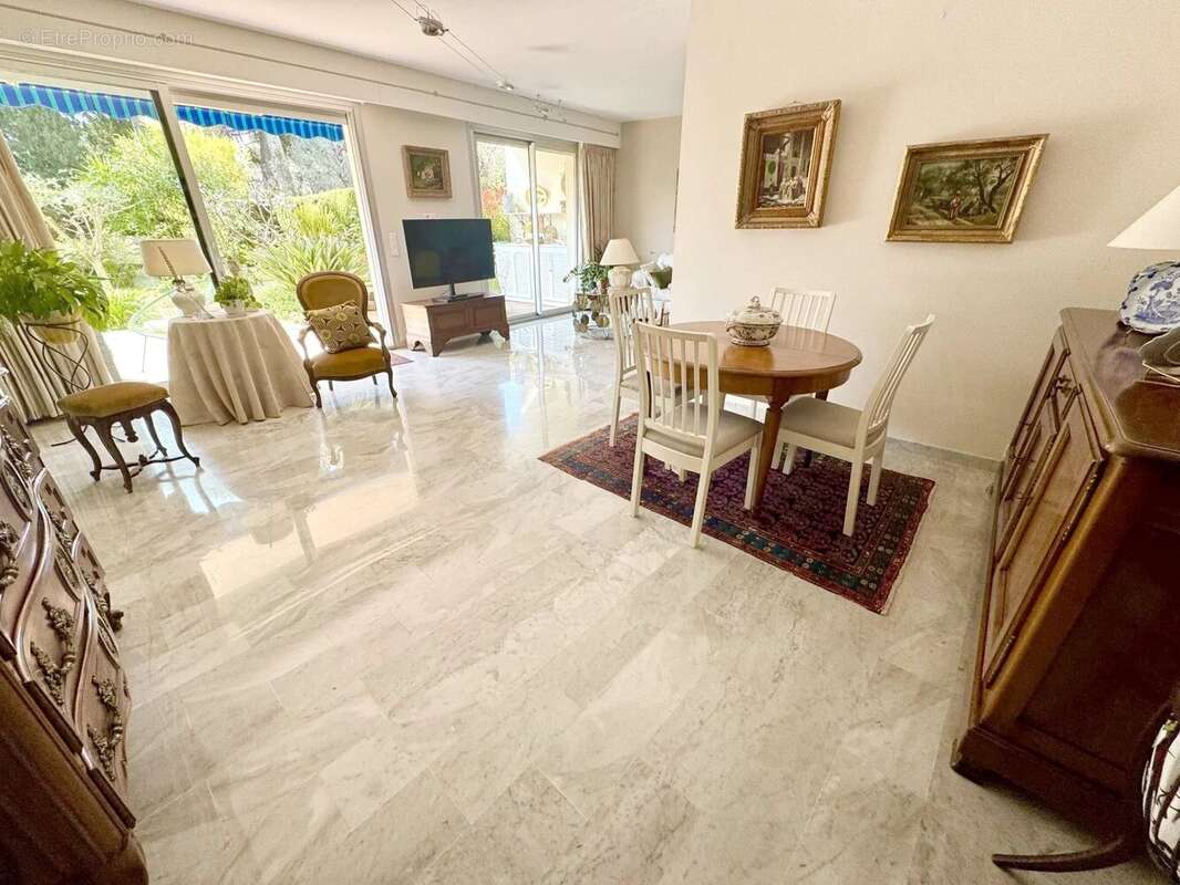 Appartement à LE CANNET