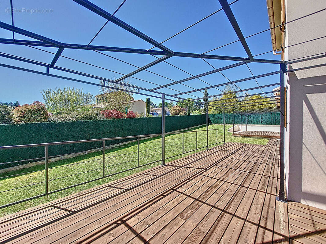 Maison à SAINT-MICHEL-L'OBSERVATOIRE