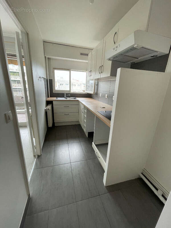 Appartement à COURBEVOIE