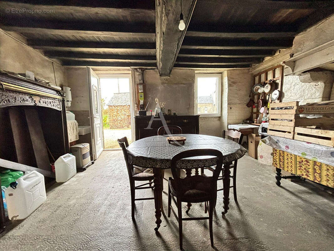 Maison à LA HAIE-TRAVERSAINE