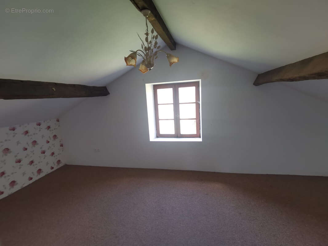 Maison à SAINT-JUNIEN