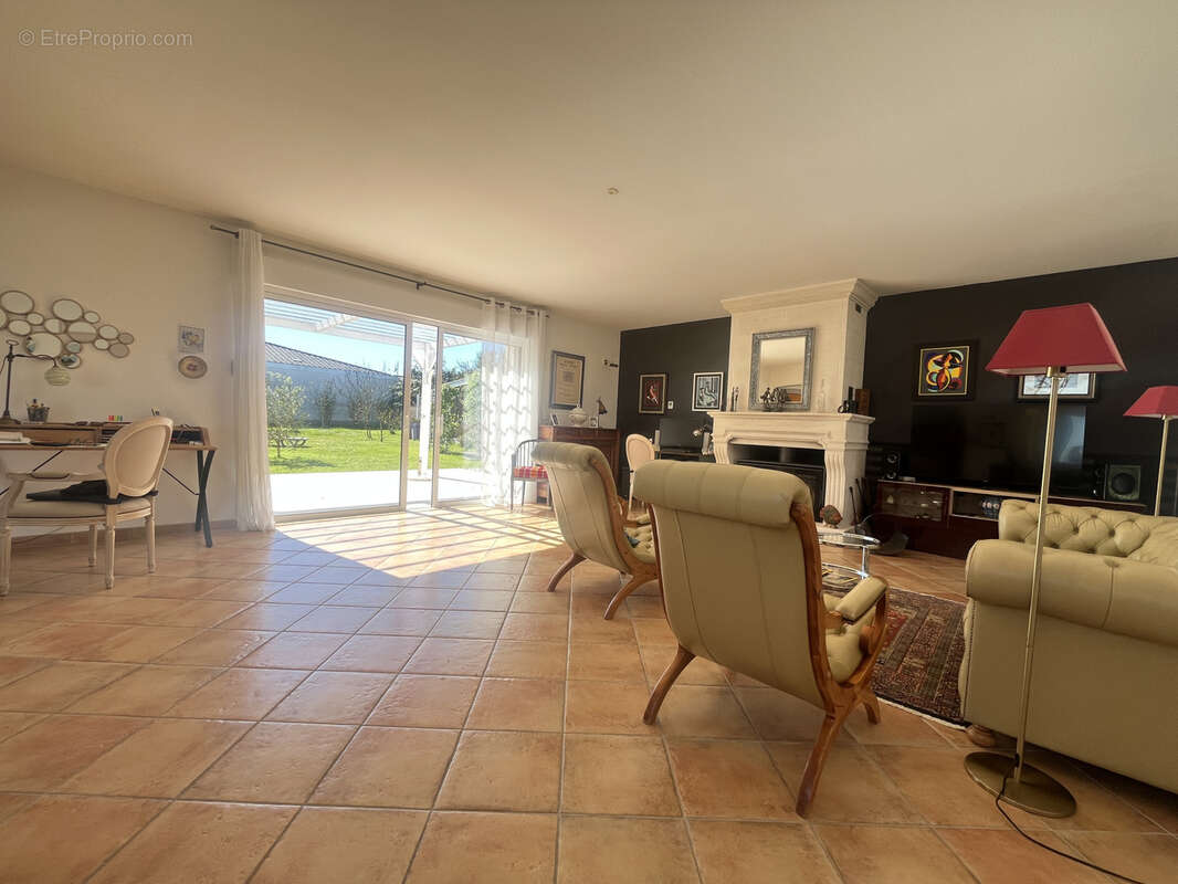 Maison à MESCHERS-SUR-GIRONDE