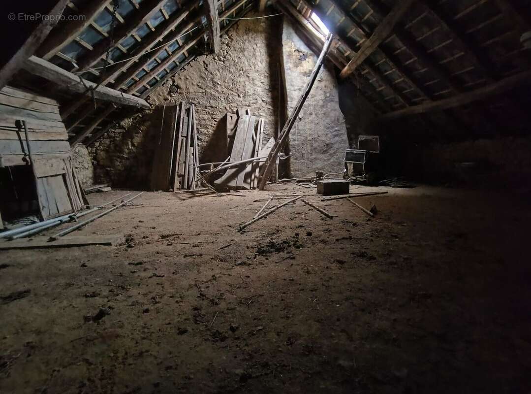 Maison à SAINT-SULPICE-LAURIERE