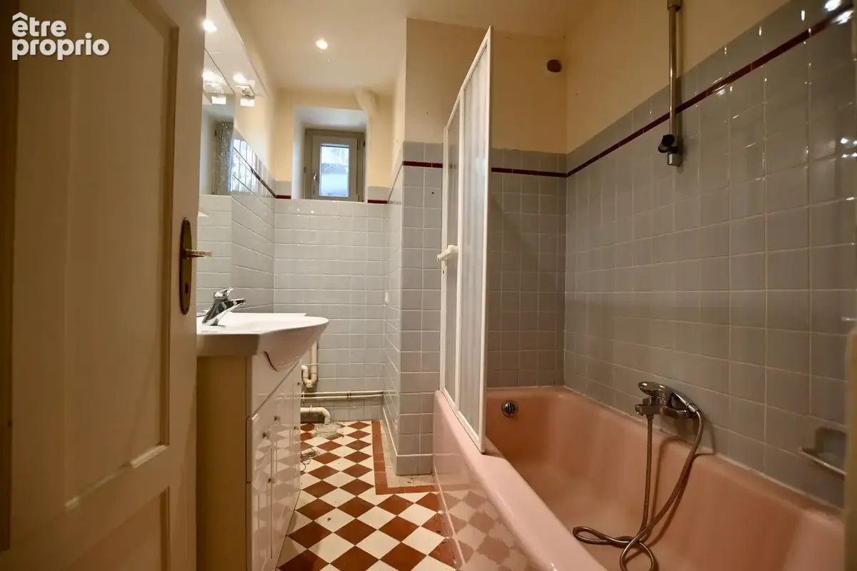 À Avallon, vaste propriété de charme avec parc arboré et potentiel familial ou locatif - photo 12