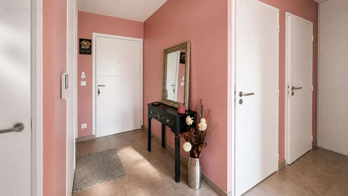 Appartement 3 pièces de 69 m² à Saint-Laurent-de-Mure - photo 7
