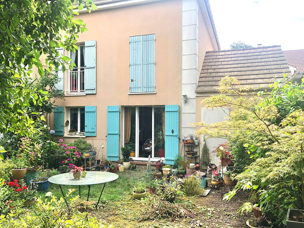 Maison à SARCELLES