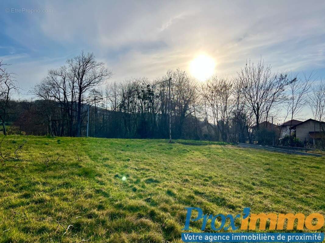 Terrain à SAINT-ETIENNE-DE-SAINT-GEOIRS