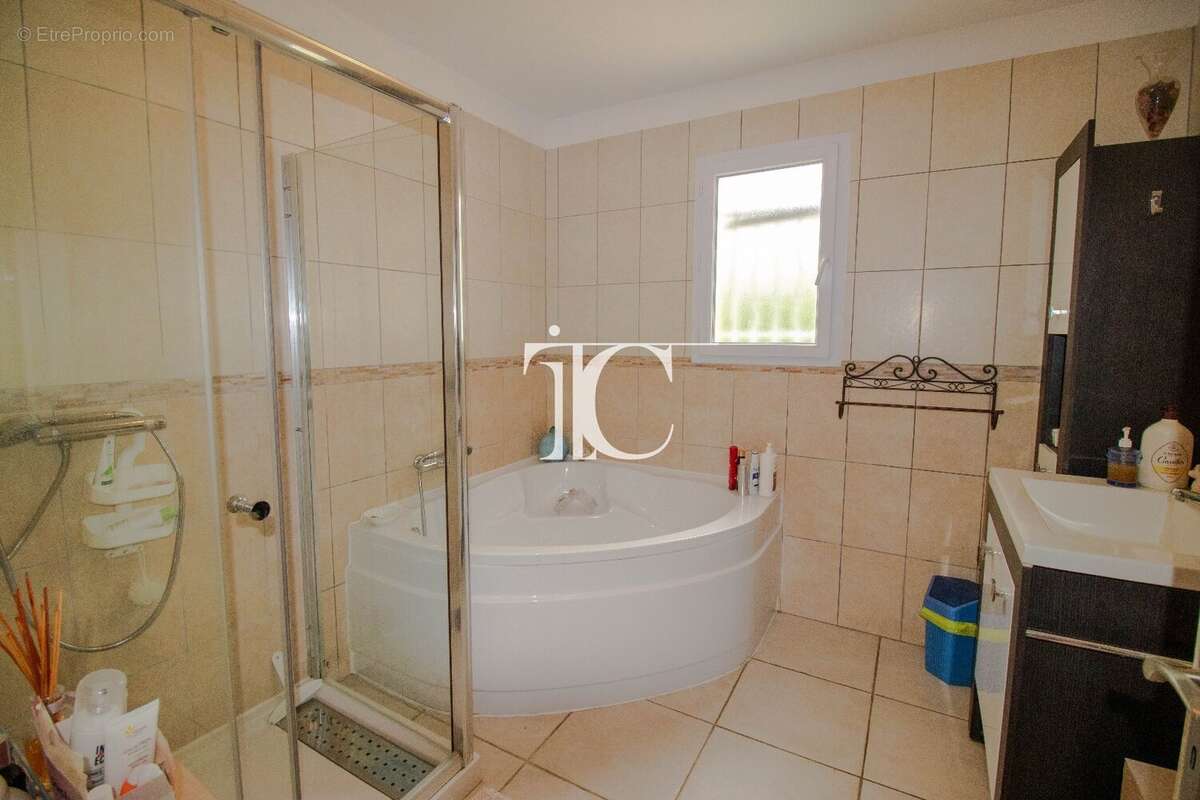 Maison à SAINT-AMBROIX