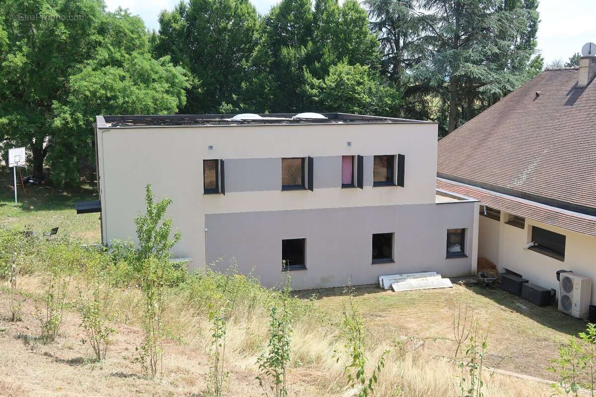 Villa contemporaine 234 m²  6 chambres  Saint-Héand - photo 3