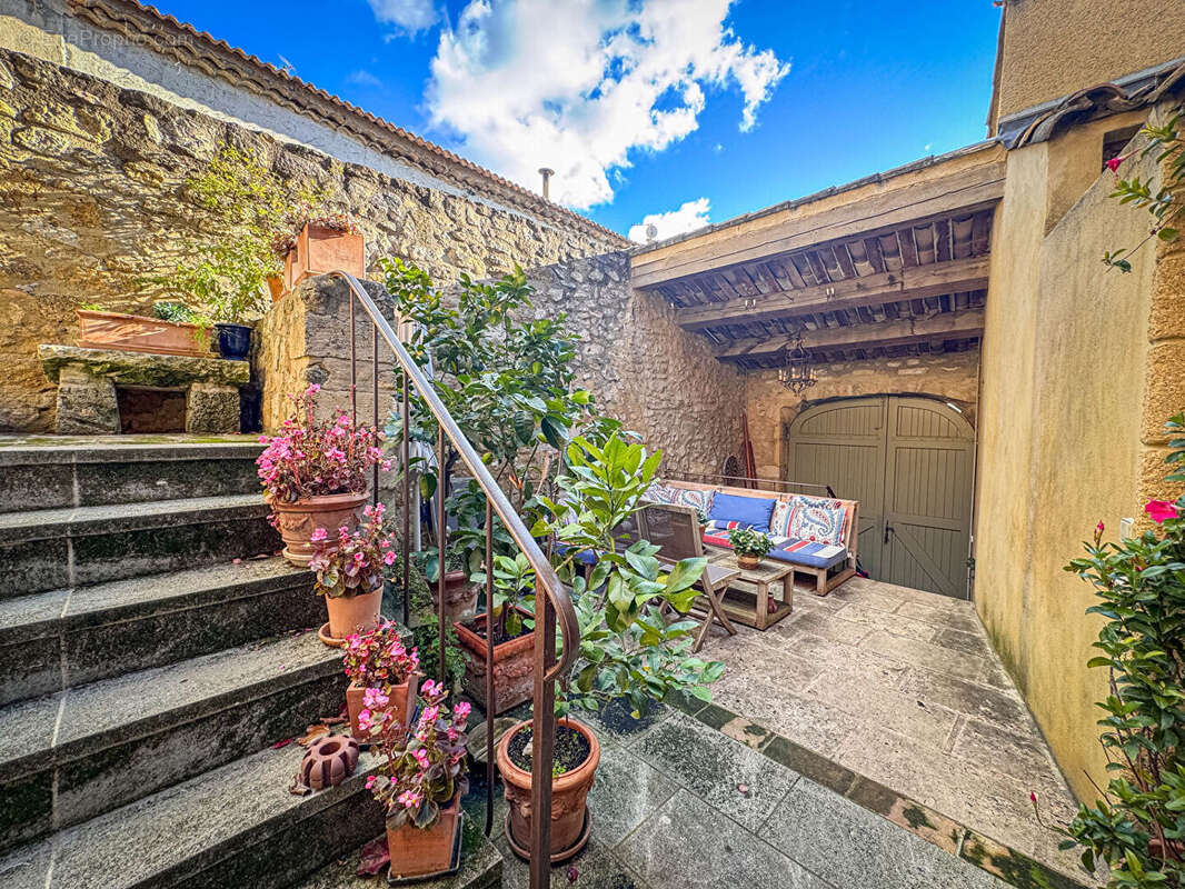 Maison à PUJAUT