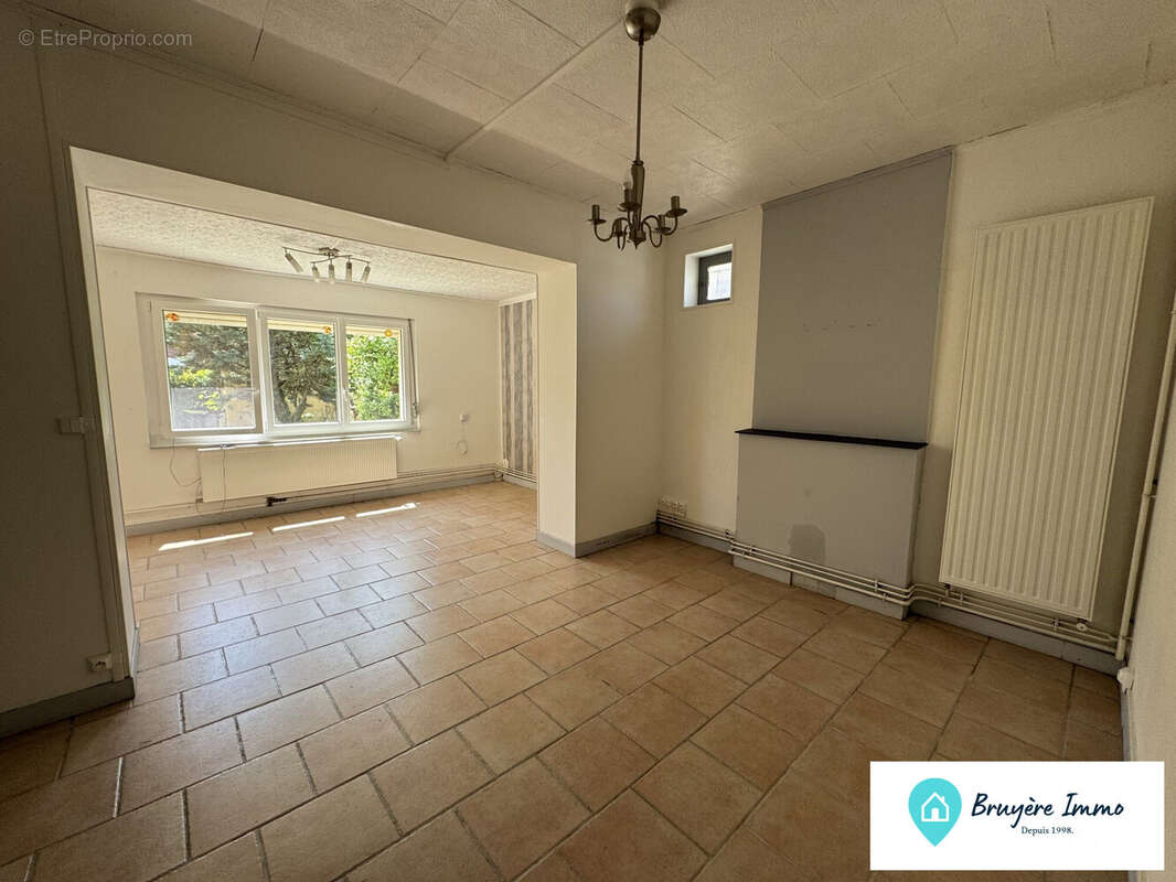 Maison à AVESNES-SUR-HELPE