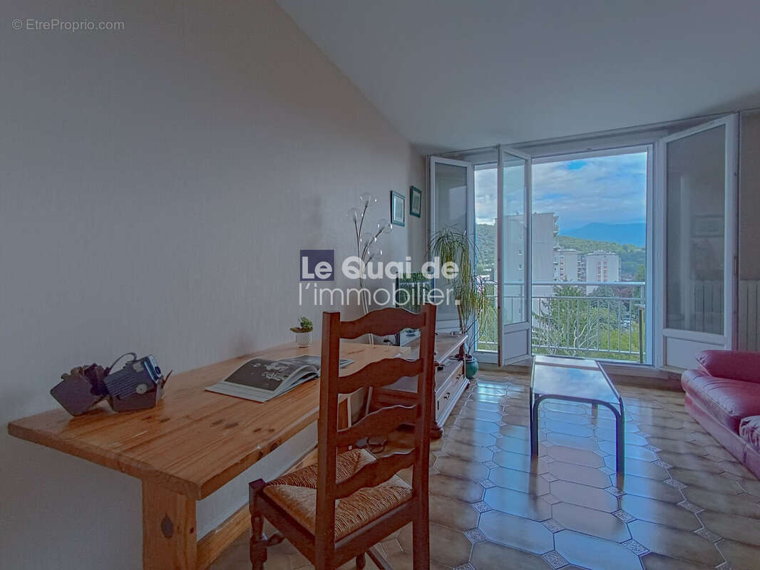 Appartement à SAINT-MARTIN-D&#039;HERES