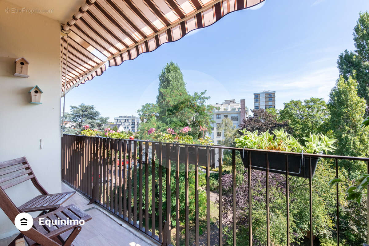 Appartement à FRESNES