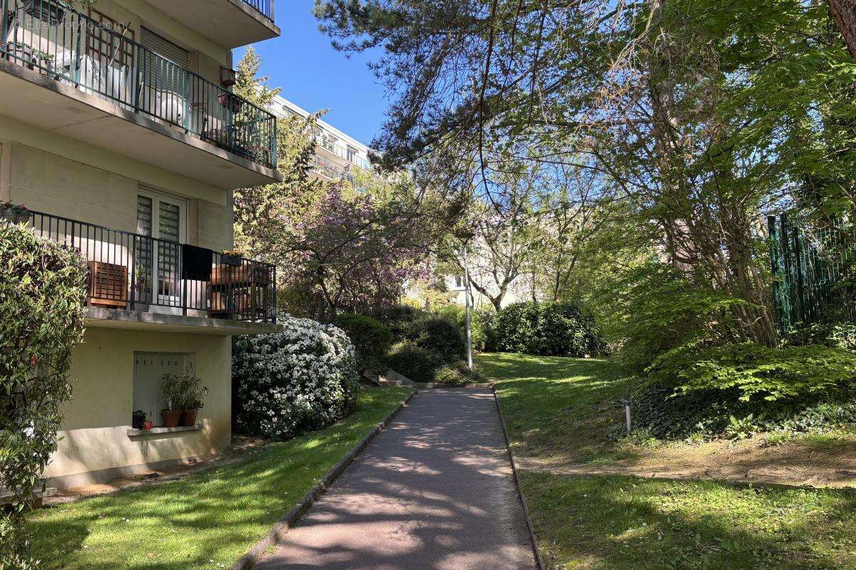 Appartement à VILLE-D'AVRAY