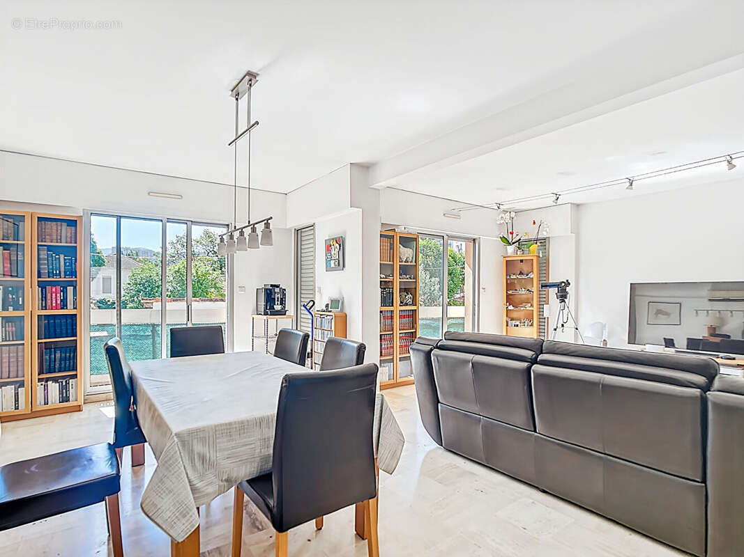 Appartement à MARSEILLE-9E