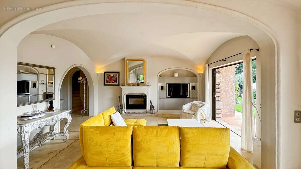 Maison à MOUANS-SARTOUX