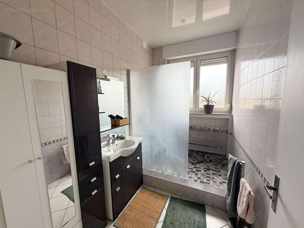 Appartement à MONTOIS-LA-MONTAGNE