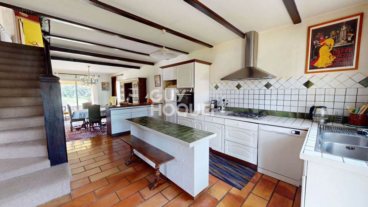 Superbe maison familiale T5 avec piscine dans un cadre privilégié - photo 7