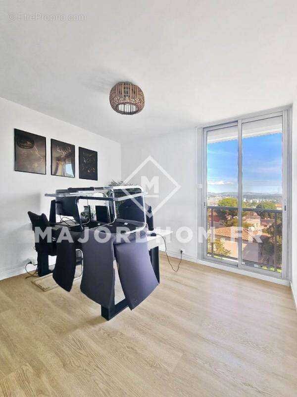 Appartement à MARSEILLE-10E
