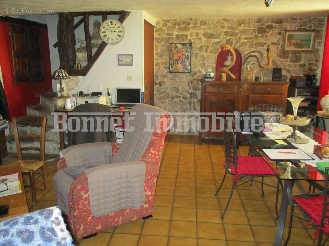Maison à VILLEPERDRIX