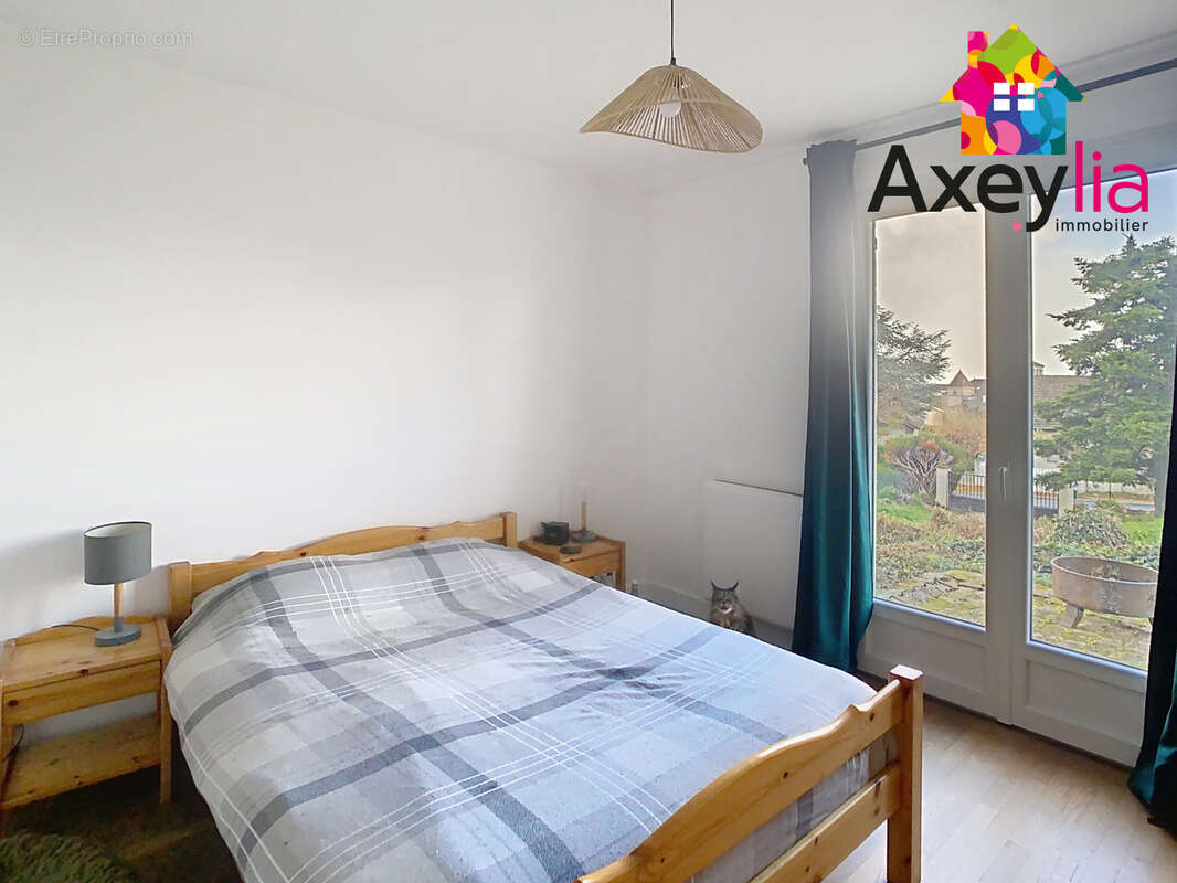 Maison à LA PACAUDIERE